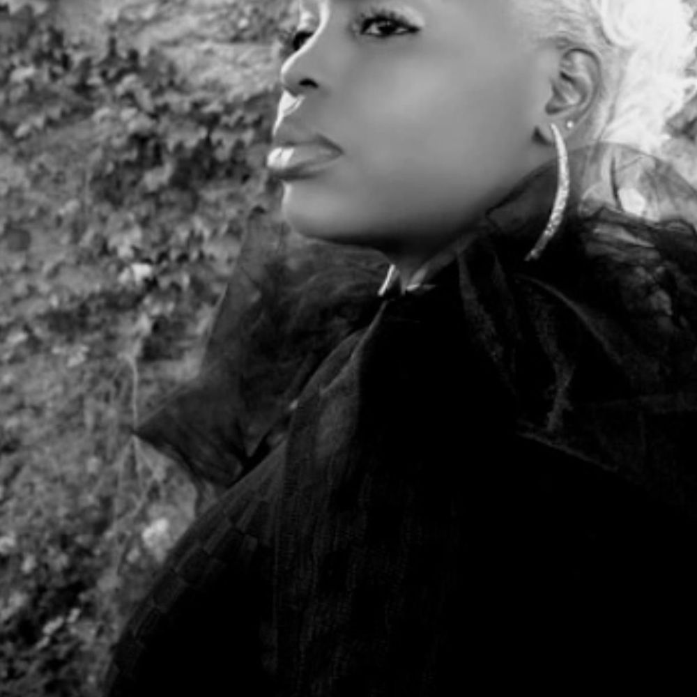 Meet your Posher, Tavania